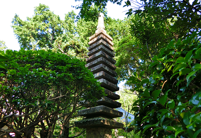 食野家十三重石塔／江戸期